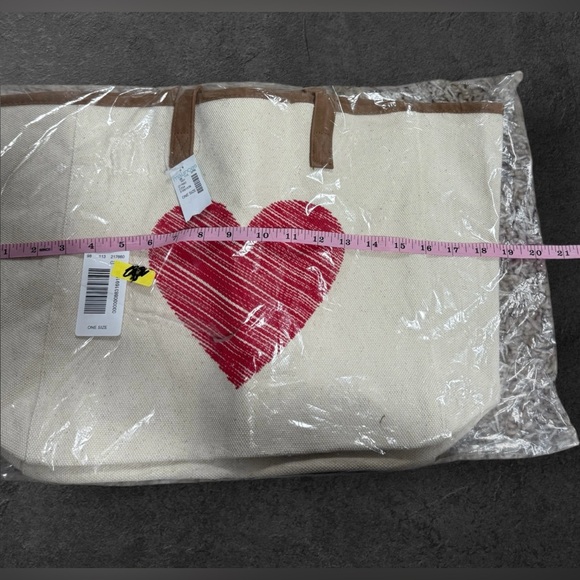 NWT Canvas Tote Bag with Red Heart Design - Picture 3 of 4